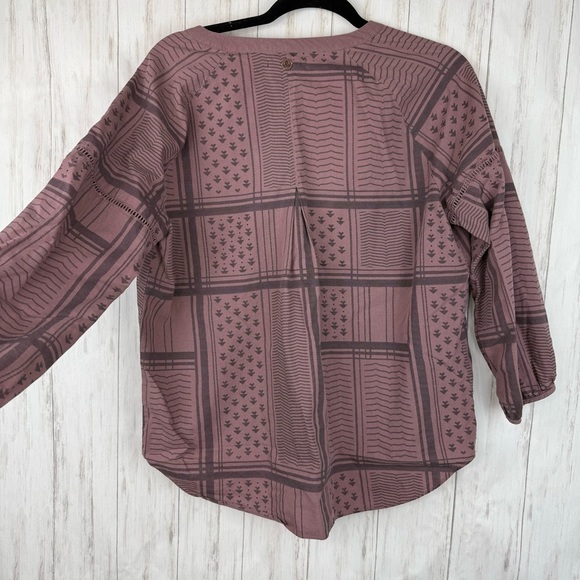 Prana purple v button front blouse Medium - Picture 6 of 7